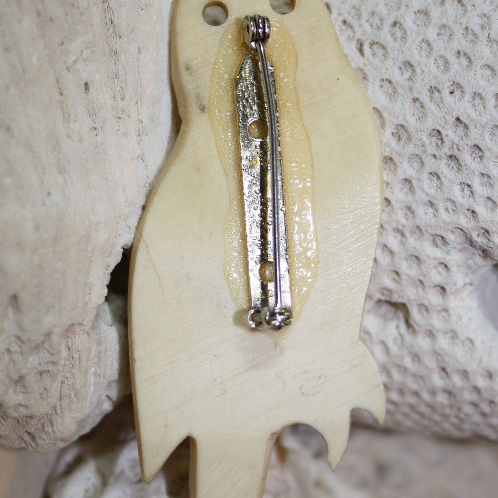 Bone Owl Pin - Picture 3 of 7